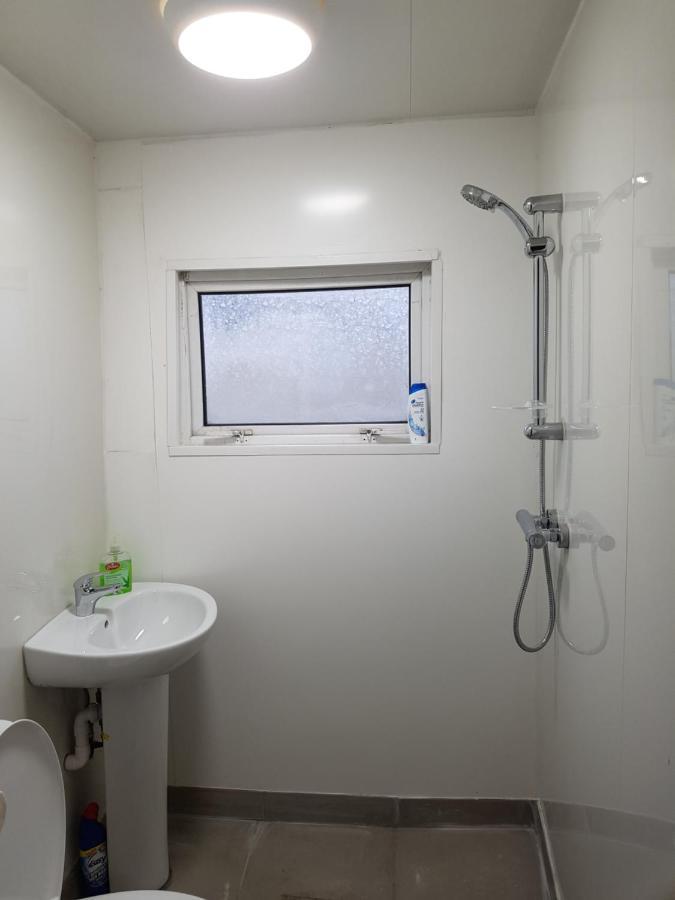 Atlas Road Guest House Κάρντιφ Εξωτερικό φωτογραφία